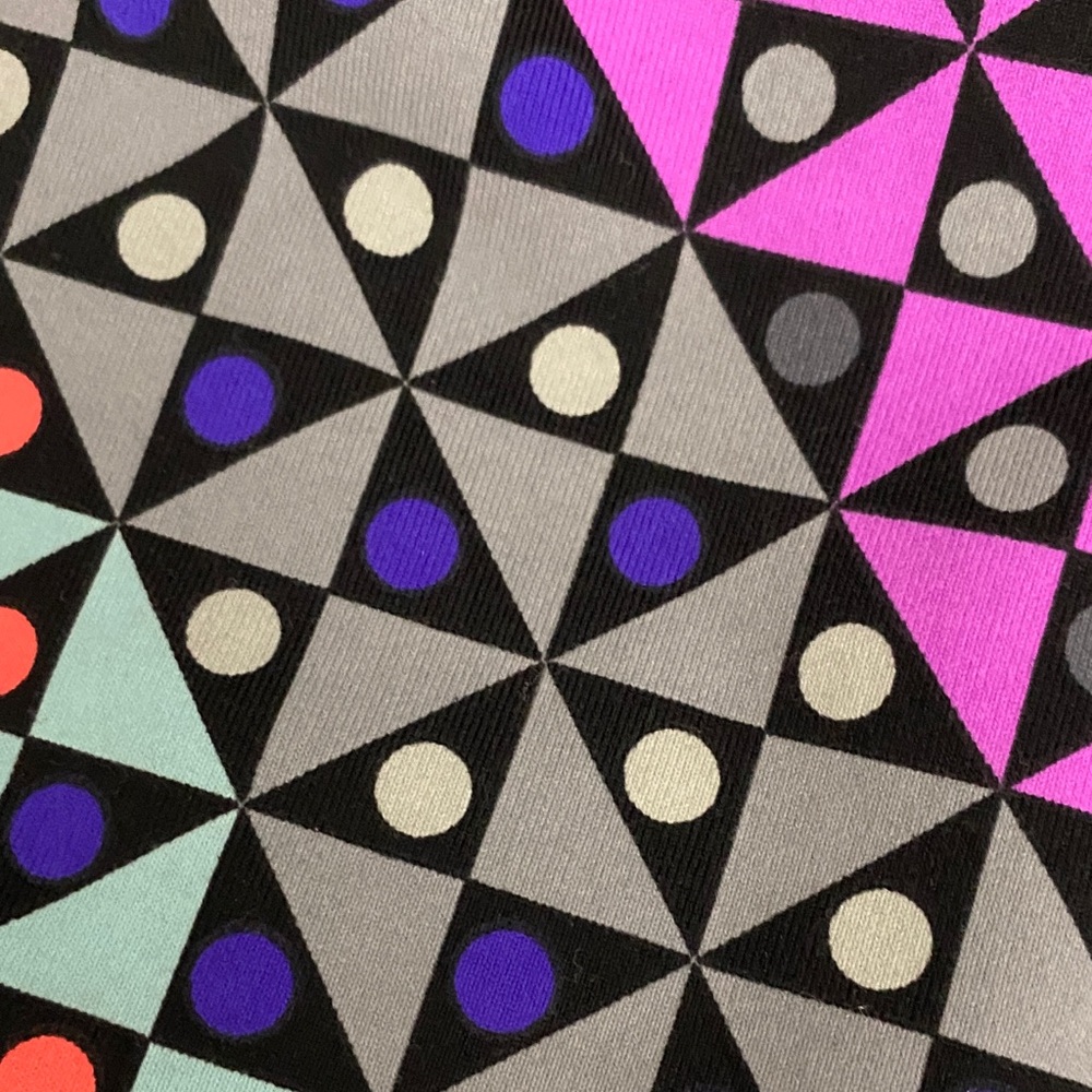 3/$20✨VSX Victoria's Secret Knockout Purple, Blue & Black Geometric Leggings - Picture 4 of 8